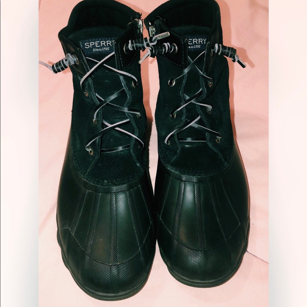Black sperry duck boots 🤩